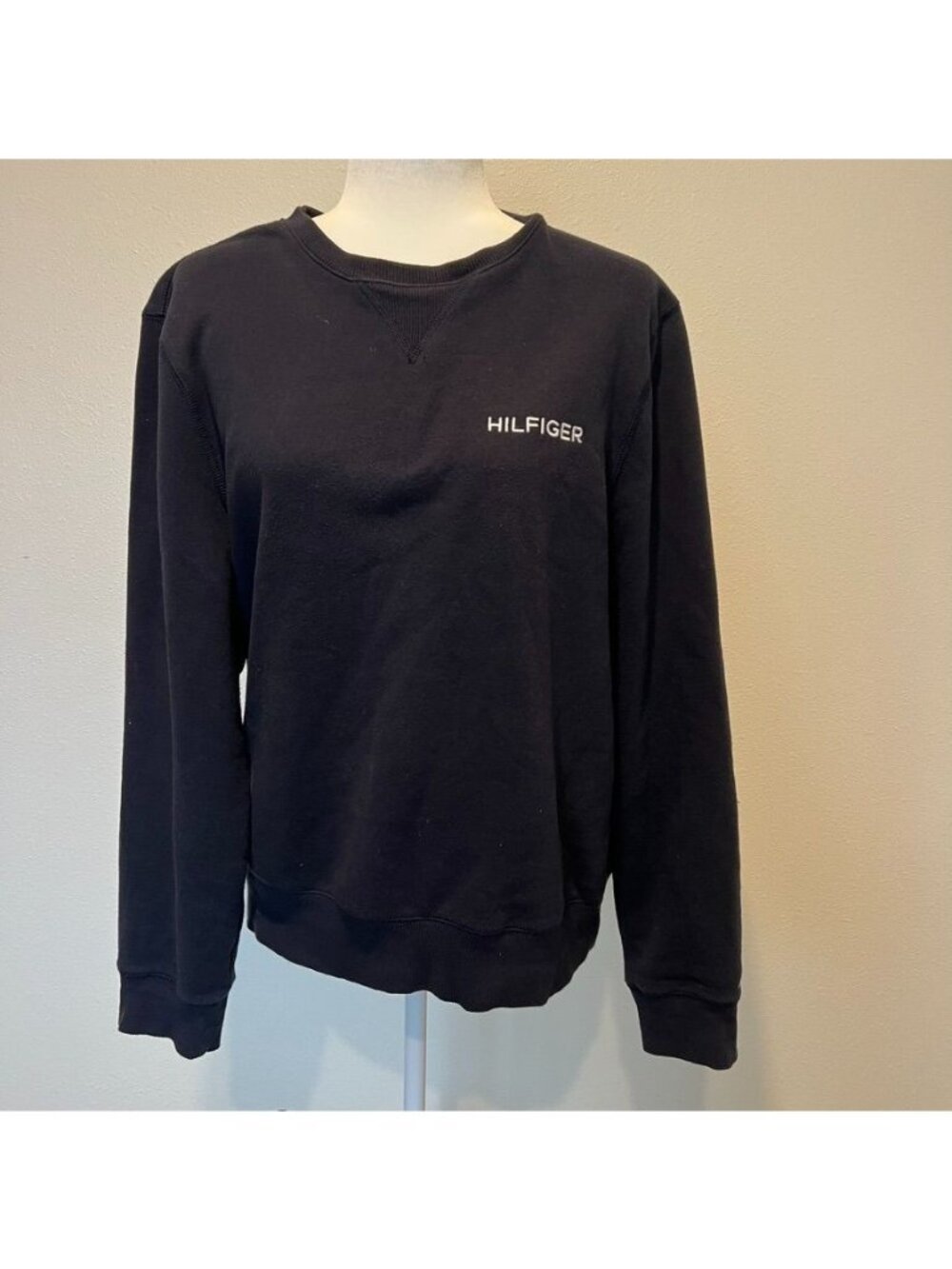 Tommy Hilfiger Embroidered Brand Crewneck Sweater Size Medium Old Money